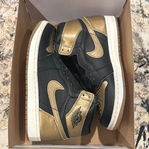 Air Jordan 1 Retro High OG DZ5485 071